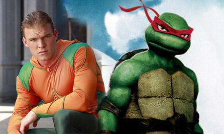 alan-ritchson-sera-raphael-en-el-reboot-de-las-tortugas-ninja