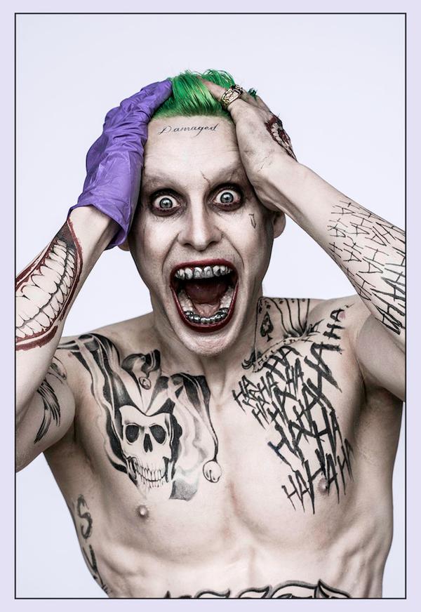 Bill Skarsgård como El Cuervo se parece al Joker de Jared Leto joker de jared leto