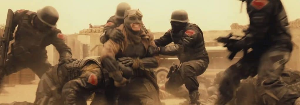 nueva imagen de batman con el traje del desierto en 'batman v superman: el amanecer de la justicia'
