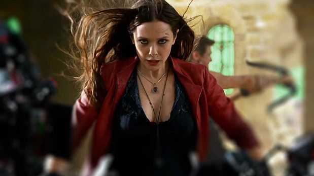 elisabeth olsen es bruja escarlata en los vengadores: la era de ultron
