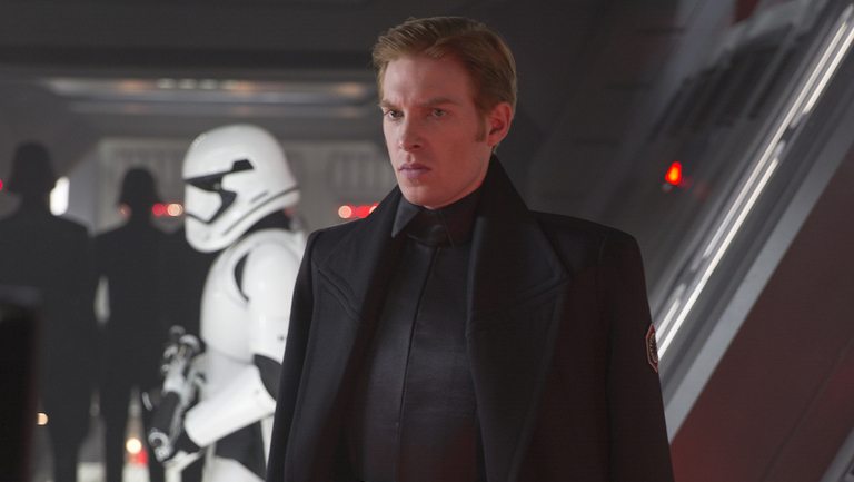 star wars: el despertar de la fuerza: relación de general hux con kylo ren