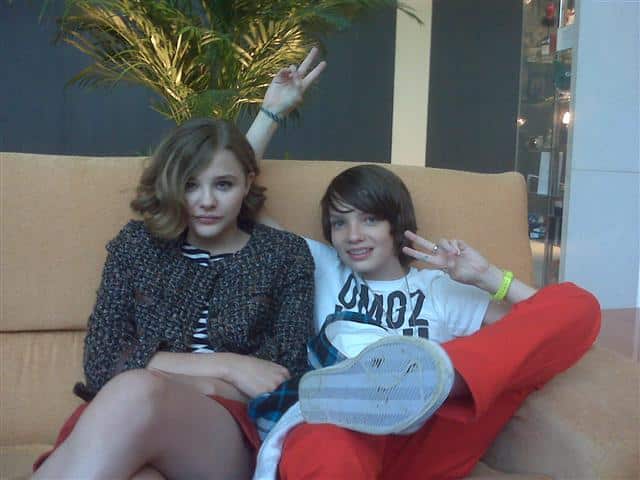 chloë y kodi en el hotel meliá de sitges