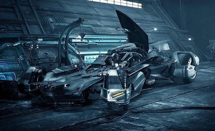 nuevo batmovil (liga de la justicia)