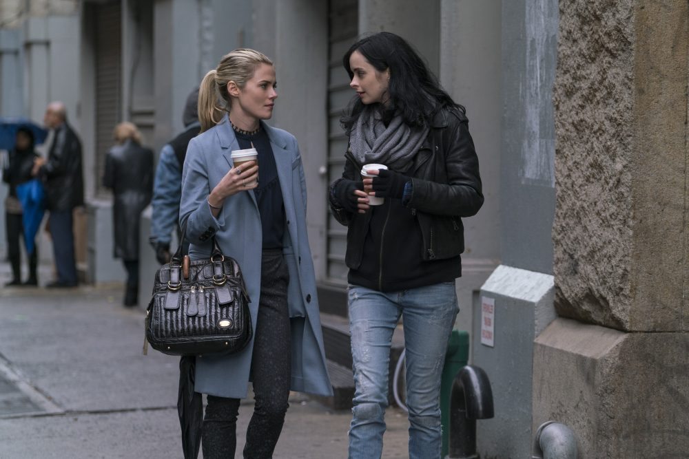 jessica jones y patsy walker juntas en the defenders (netflix marvel)