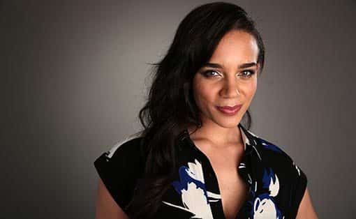 hannah john-kamen ficha por el reboot de tomb raider