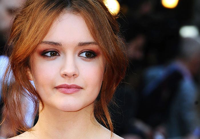 olivia cooke - batgirl