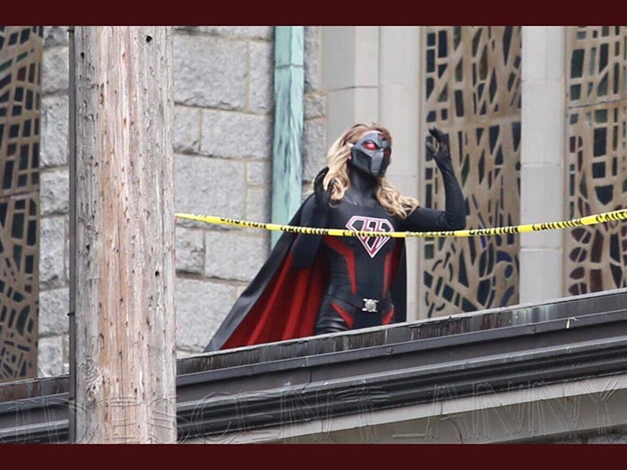 supergirl nazi en el crossover del arrowverso
