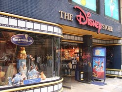 impresiones de un traidor: ¿qué está pasando con las disney stores?