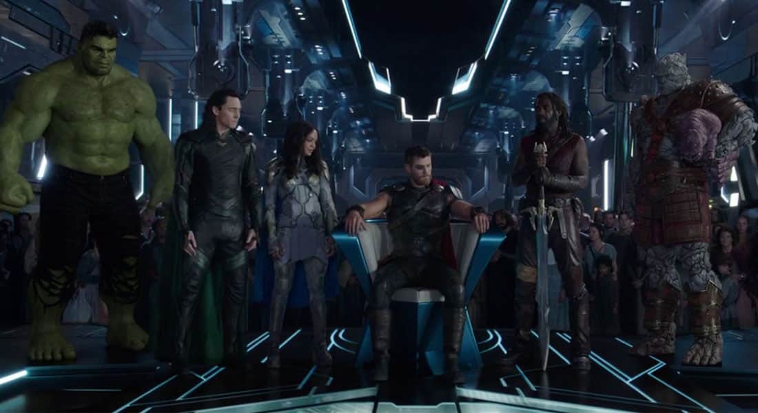 fotograma con valquiria korg y miek al final de thor ragnarok