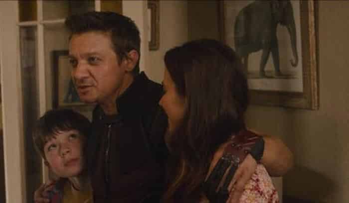 la familia de ojo de halcón en vengadores: infinity war