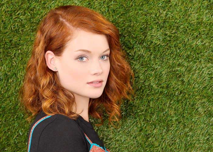 jane levy (evil dead) batgirl