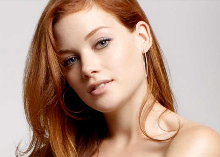 jane levy (evil dead) batgirl