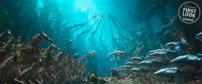 2 brutales imágenes de aquaman con tiburones y atlantis