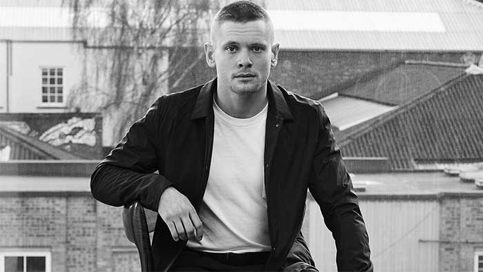 jack o'connell suena con fuerza para ser el nuevo batman