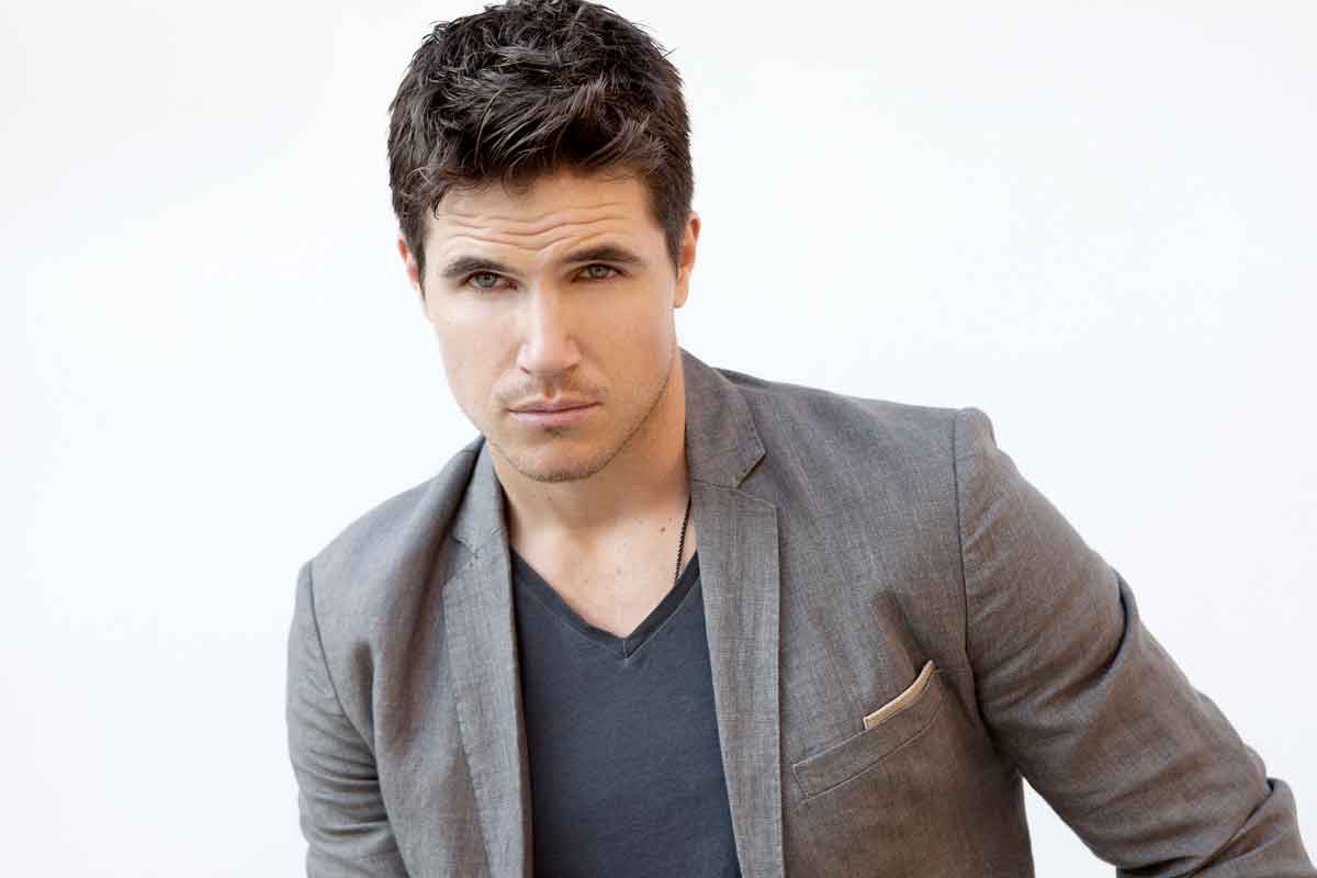espectacular fan art de robbie amell como el nuevo batman