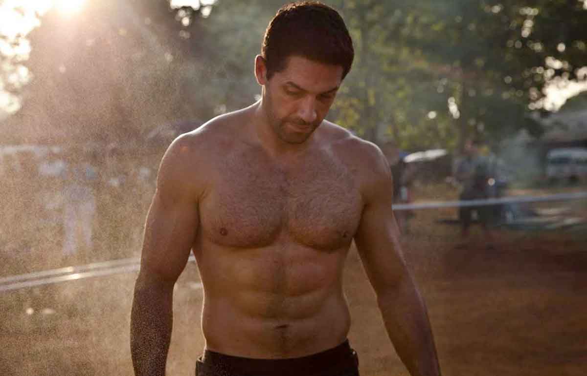 todos los caminos del nuevo batman llevan a scott adkins