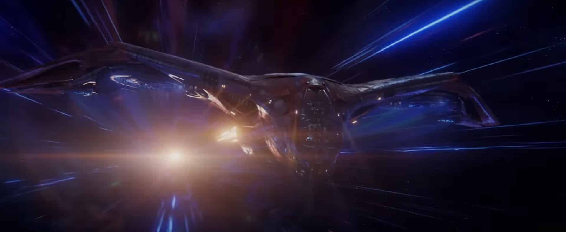 la milano en el espacio dando un salto en el espacio