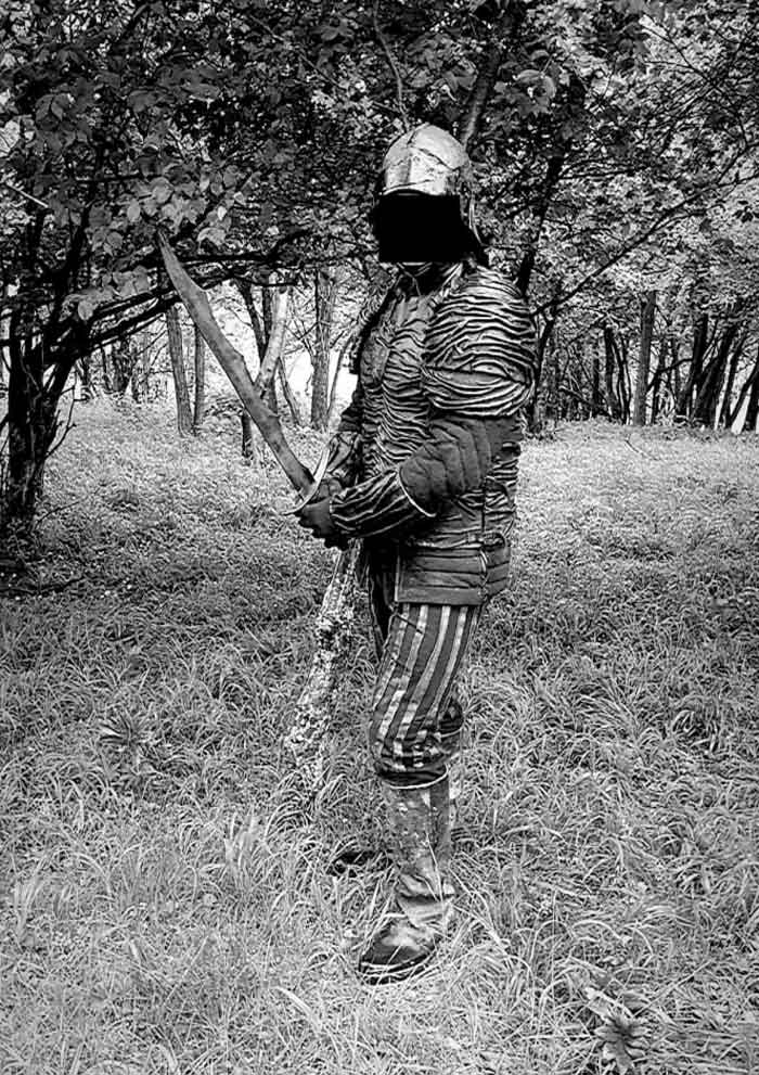 filtran imágenes de the witcher de netflix y los fans no están contentos