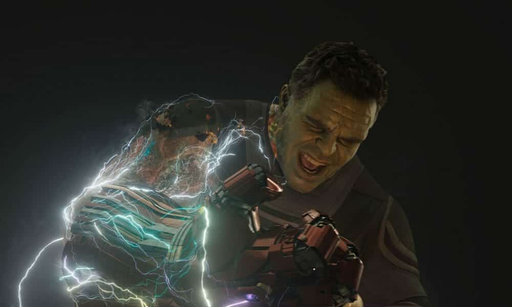 hulk con el guantelete del infinito en vengadores: endgame