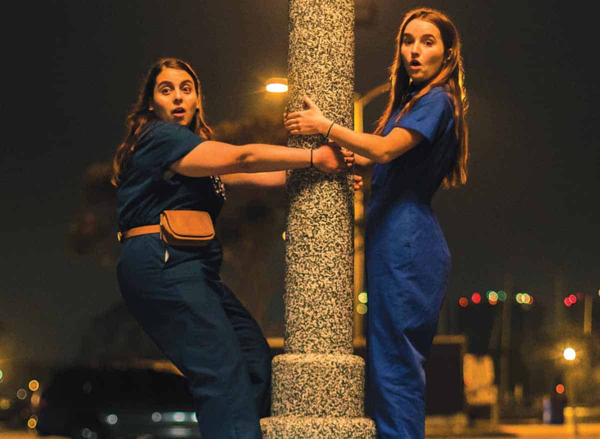 crítica de booksmart: una fórmula adolescente que atrapa al espectador