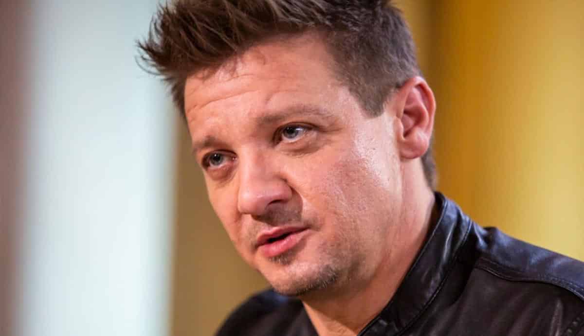 rumor: jeremy renner podría continuar como hawkeye en marvel