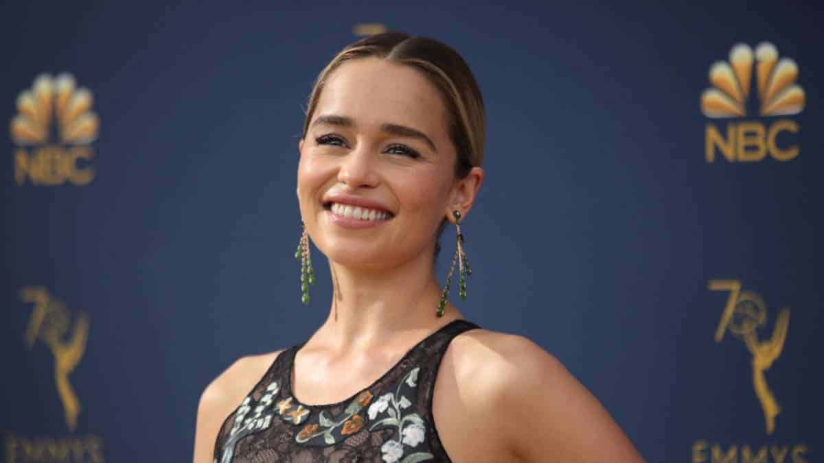 emilia clarke se propone para ser la próxima agente 007
