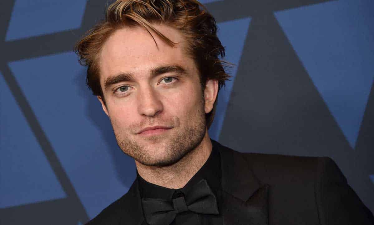 robert pattinson no cree que batman sea un superhéroe