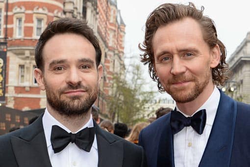 tom hiddleston y charlie cox se disfrazan de daredevil y loki