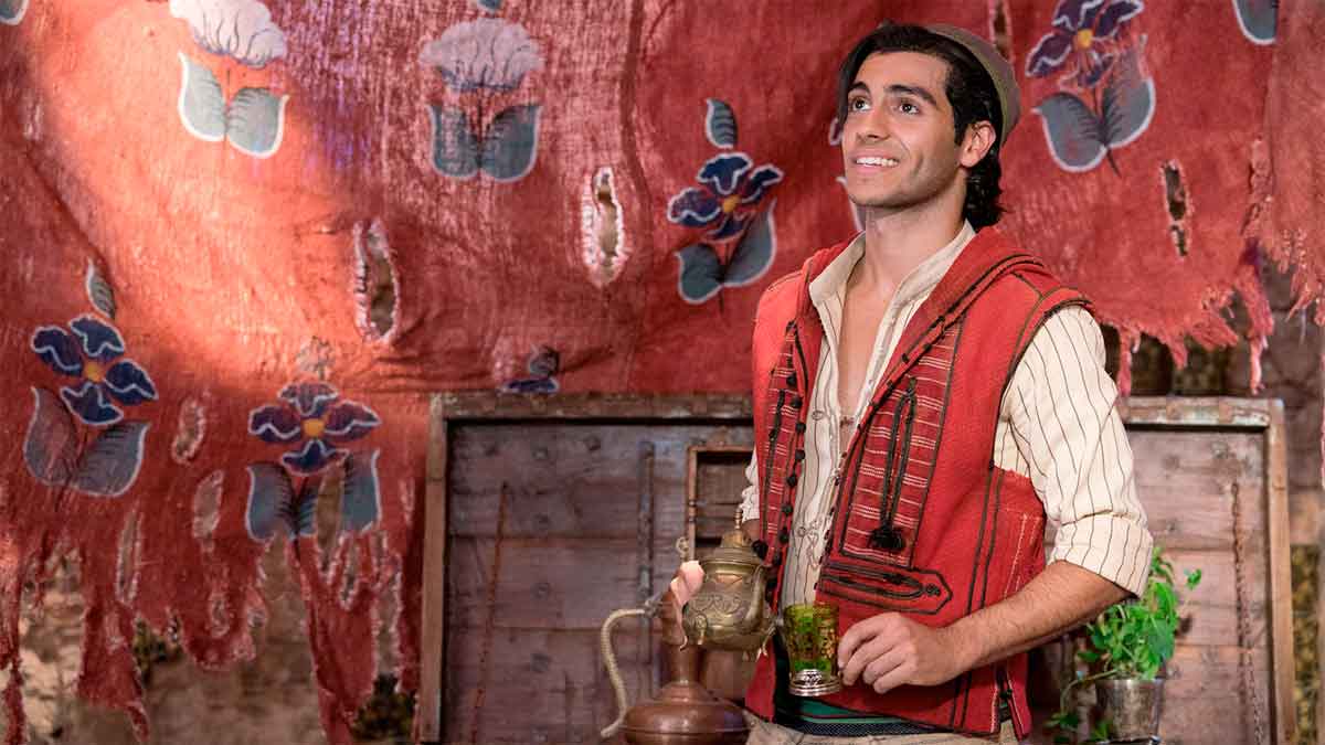 mena massoud no encuentra trabajo después de aladdin
