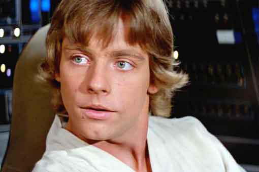 mark hamill se ríe de una escena de la trilogía original de star wars