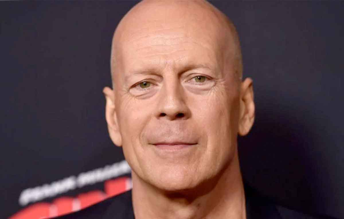 el protagonista de brooklyn nine-nine pide el cameo de bruce willis