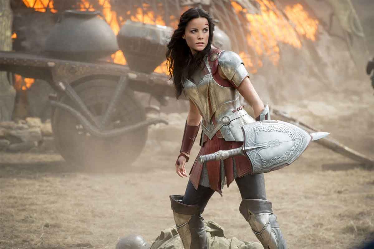 jaimie alexander podría volver a interpretar a lady sif en thor 4