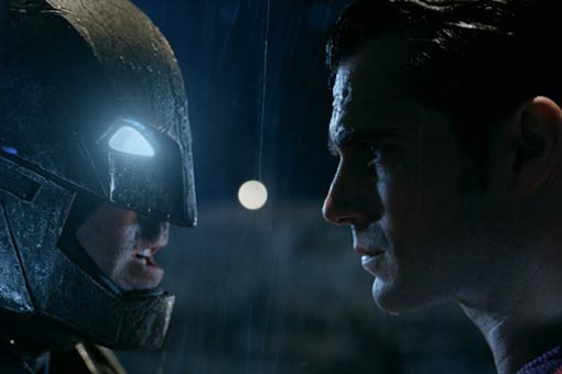motivo por le qué la película batman v superman es tan oscura