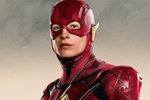 the flash: ezra miller podría ser despedido por el escandaloso video