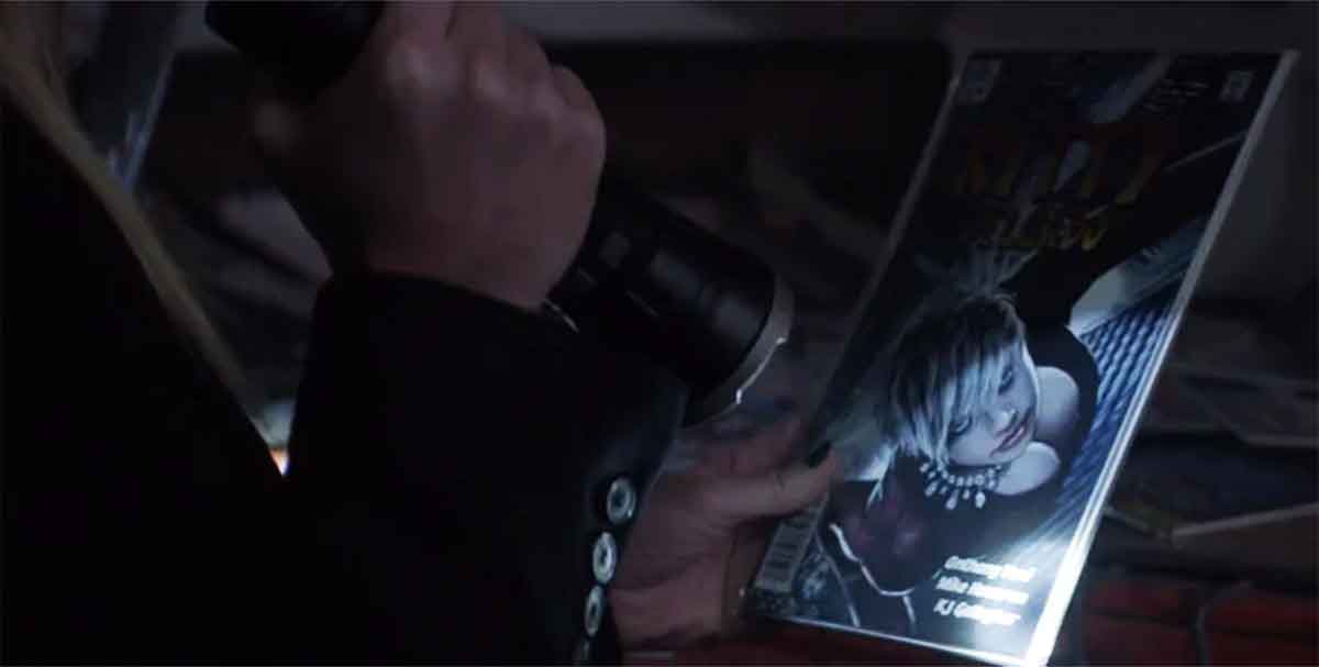 la serie de batwoman se burla de un personaje de marvel