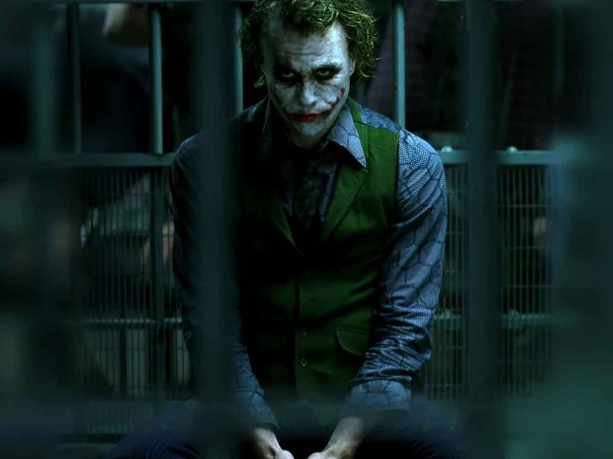 joker (heath ledger) de el caballero oscuro (2008). villanos de cine