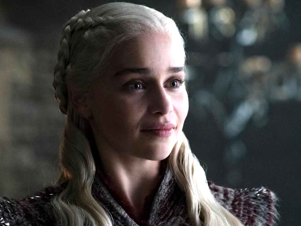 emilia clarke en juego de tronos