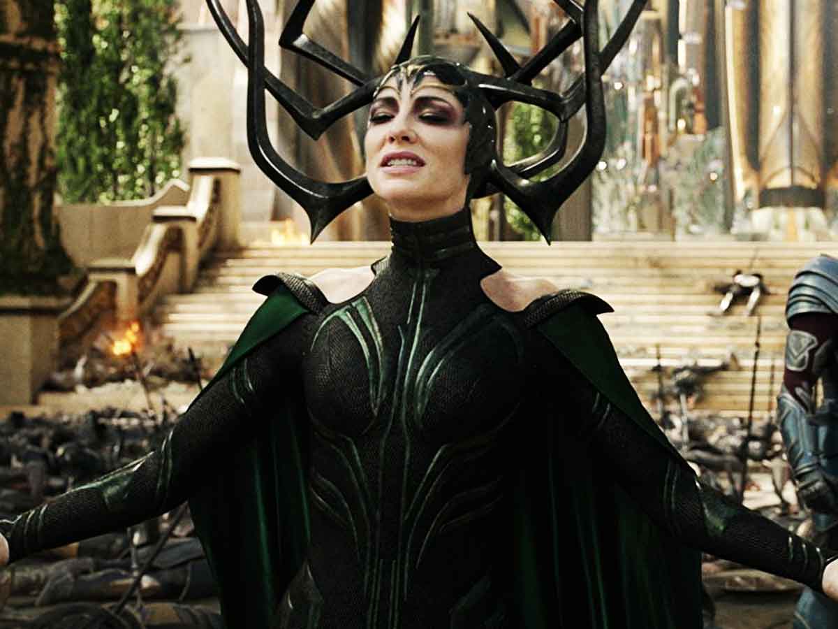hela casi aparecer en la primera película de thor (2011)