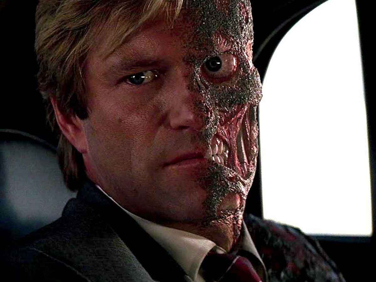 la película de el caballero oscuro (2008) es un reflejo de nuestro tiempo