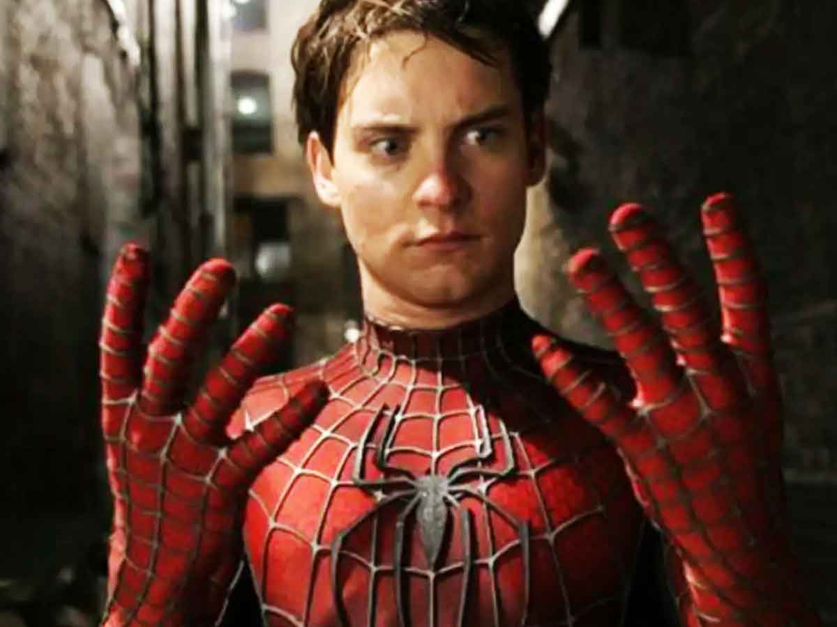 tobey maguire ya está probando su nuevo traje de spider-man