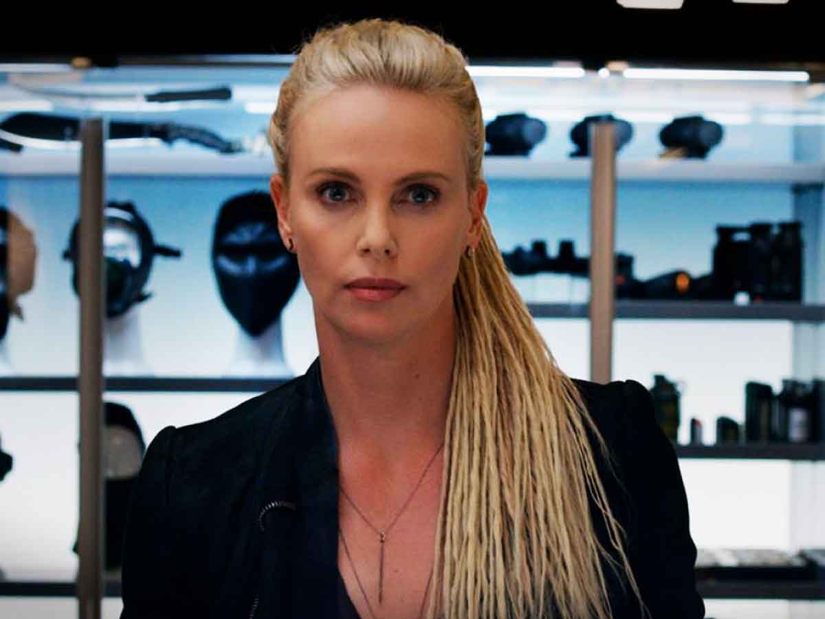 charlize theron hará una película sobre surf en netflix