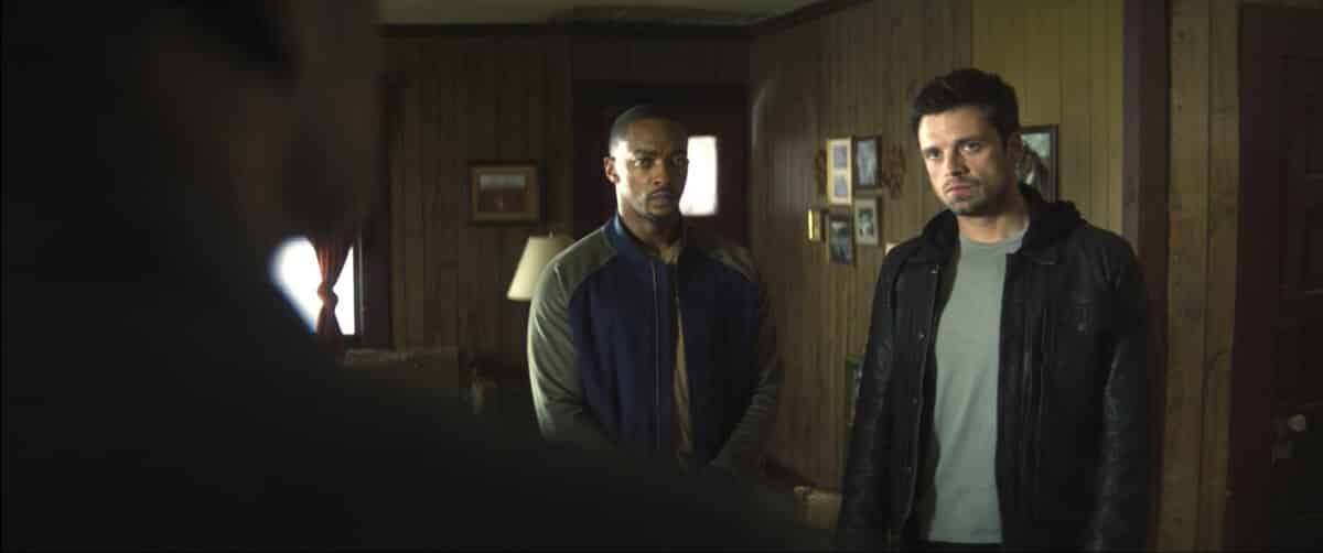 estrellas de falcon y el soldado del invierno hablan de problemas sociales