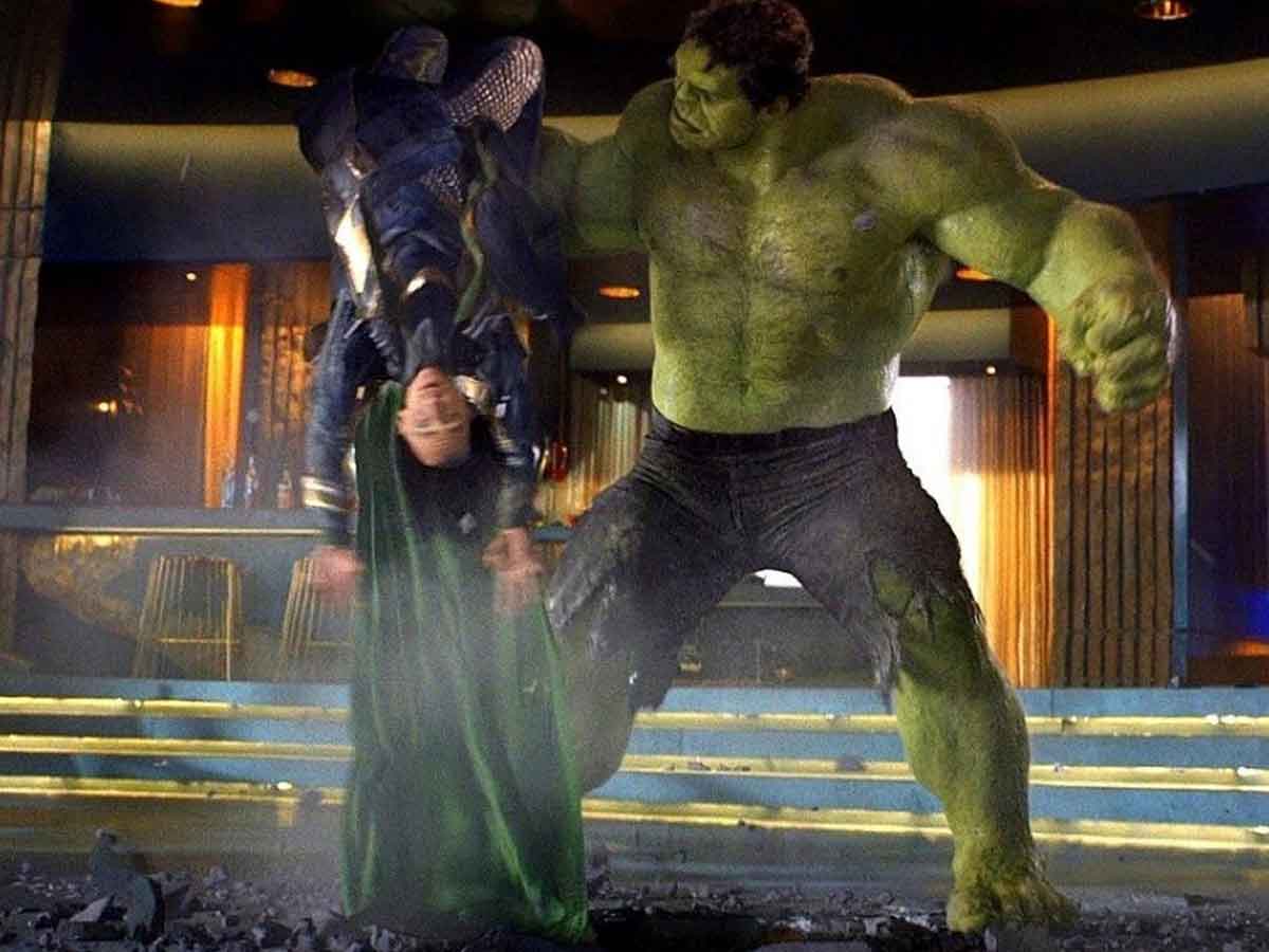 así se rodó la paliza que le dio hulk a loki en los vengadores (2012)