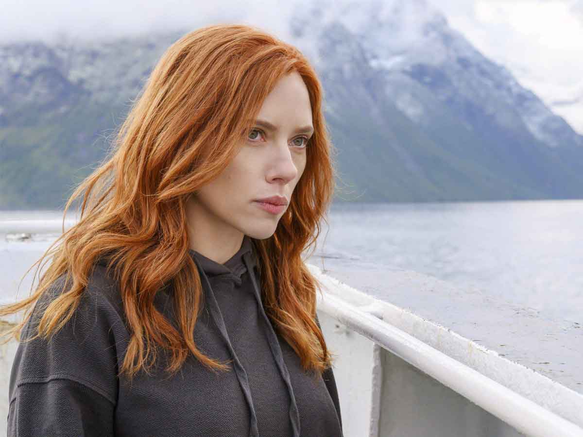 así castiga disney a scarlett johansson