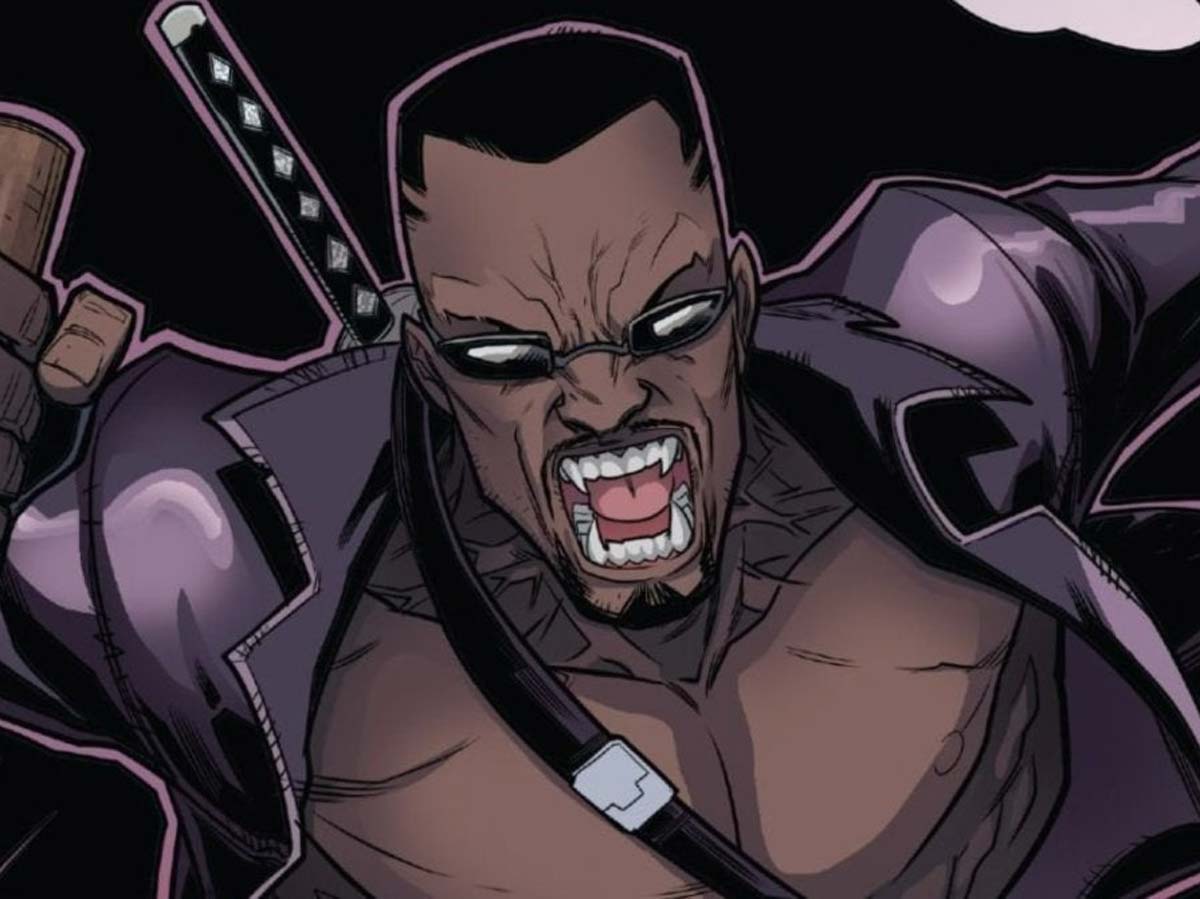 la directora de loki explica las referencias a vampiros y titanes