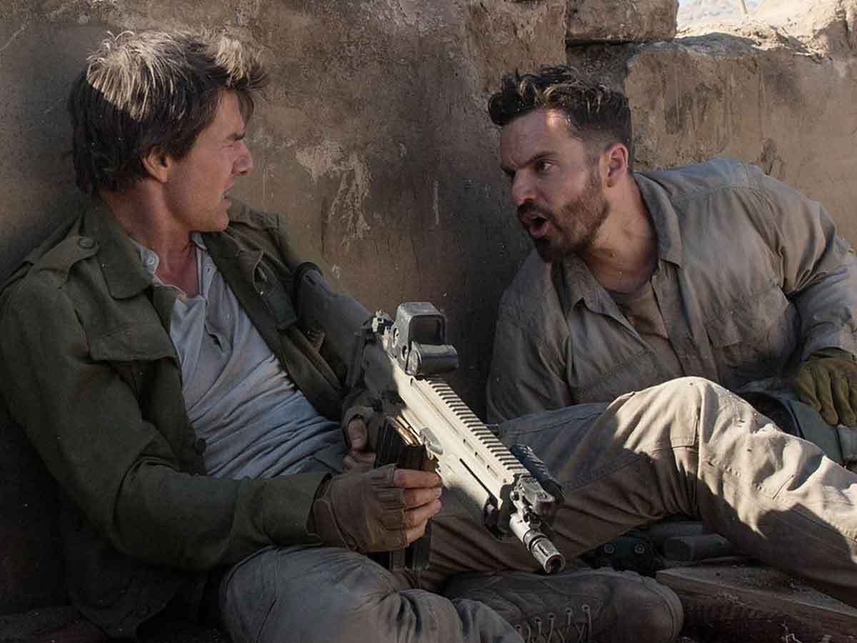 tom cruise y jake johnson