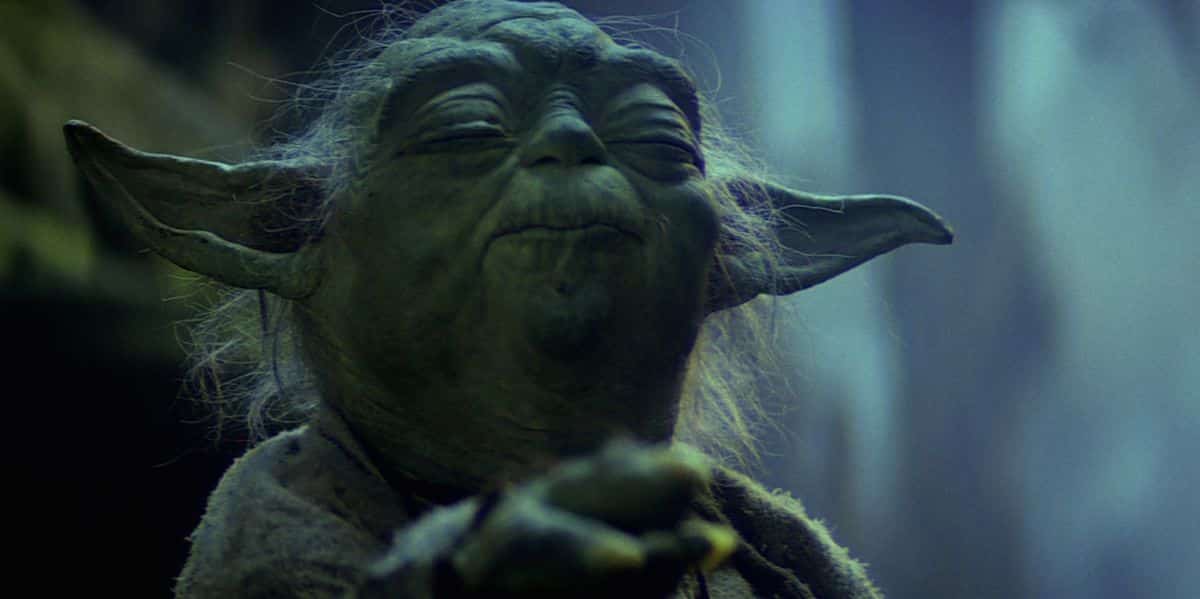 ¿por qué yoda tiene esa forma extraña de hablar en star wars?