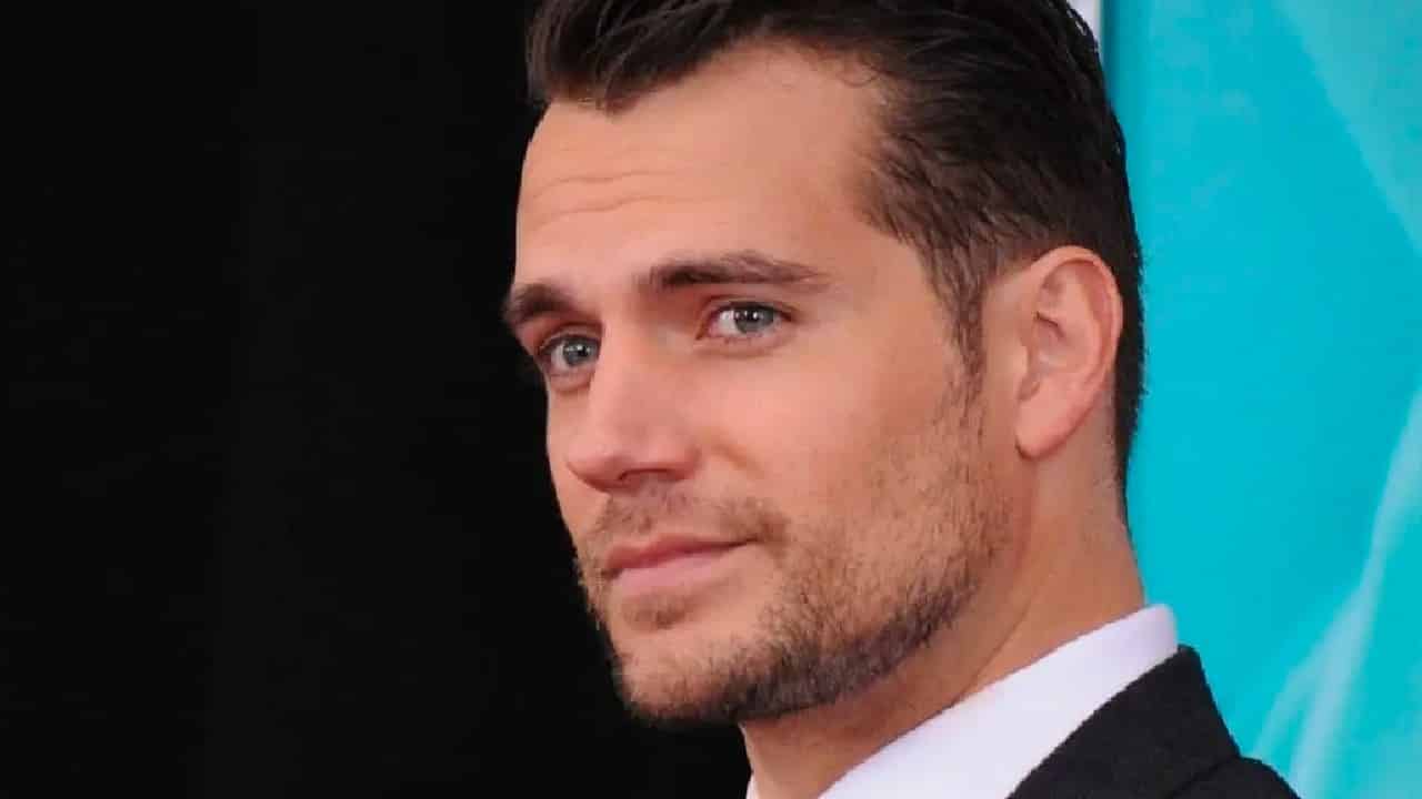 henry cavill quiere participar en la serie de mass effect