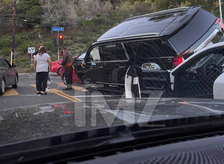 arnold schwarzenegger sufre aparatoso accidente de coche