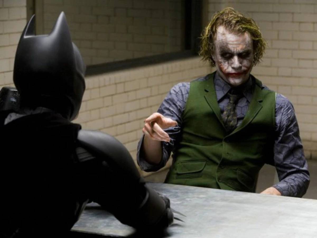 el fallo de guion en el caballero oscuro (2008)